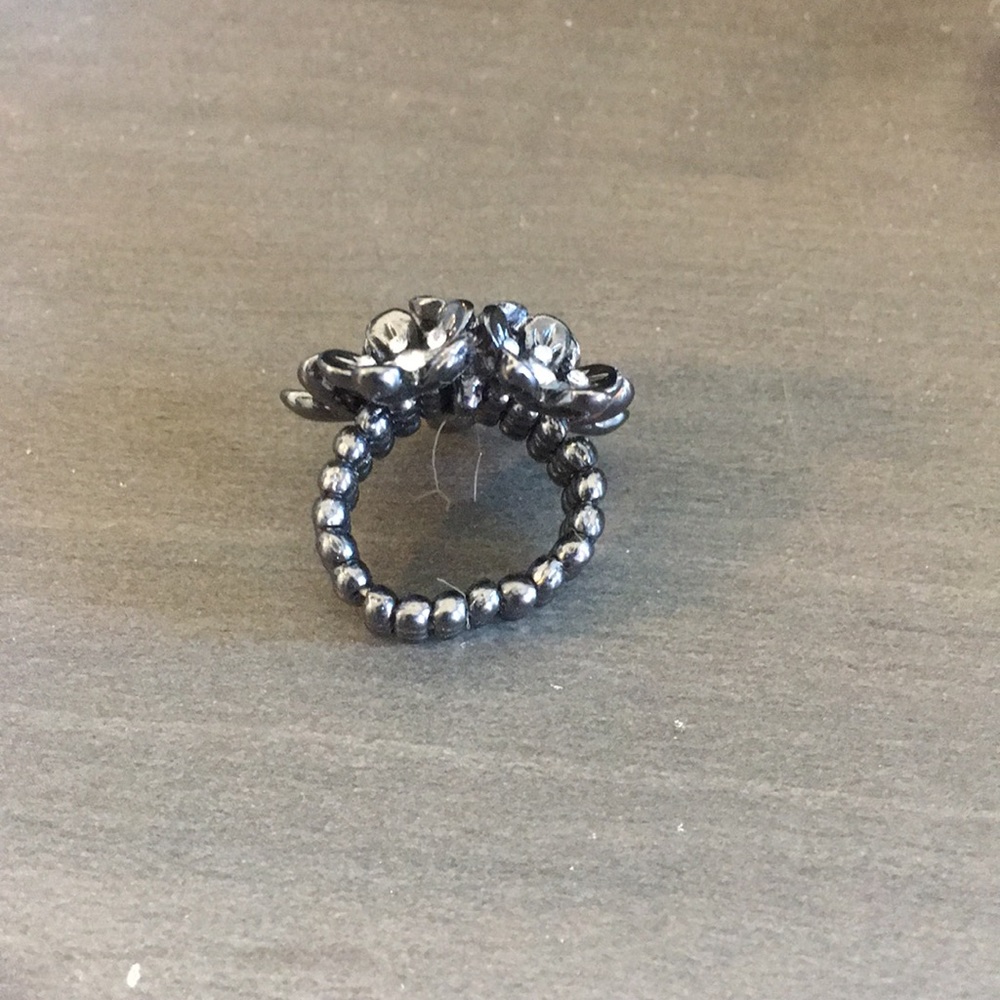 Flower ring - Picture 3 of 3